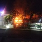 Moviliza incendio en restaurante abandonado en la Costera de Acapulco